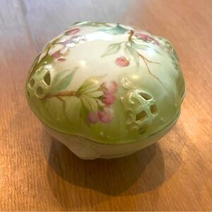 Antique 1897-1903 B.R.C Moliere Hand Painted Hair receiver Box Signed‎ By Artist